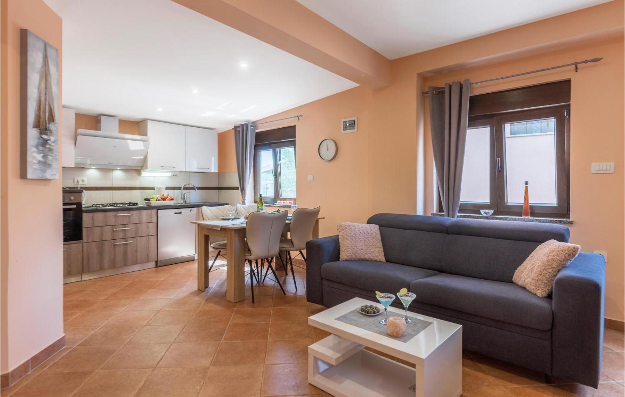 1 Bedroom Stunning Apartment In Pula Exteriör bild